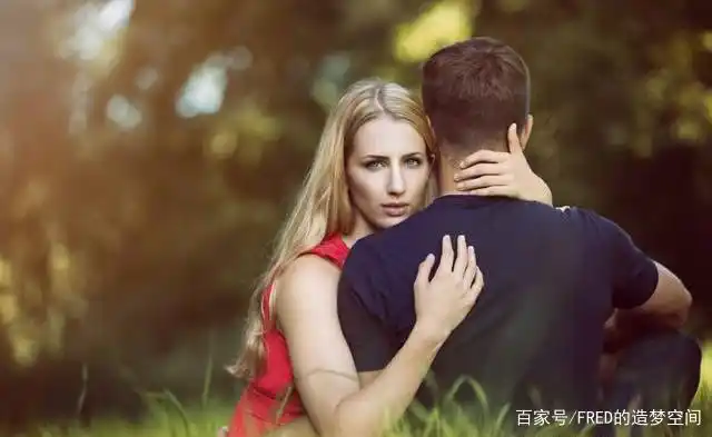 情侣摄影创意_情侣摄影姿势分享_100种姿势摆拍双人