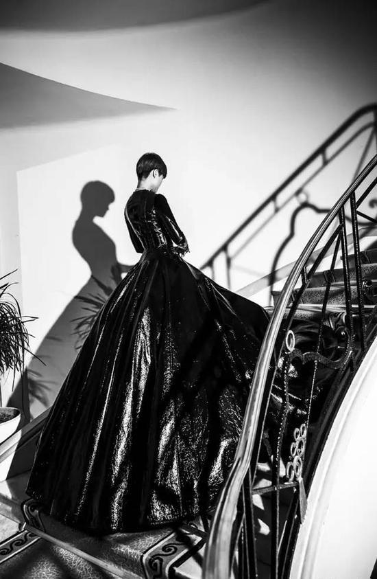 女明星酒店走廊拍照攻略_女明星宾馆_范冰冰Angelababy走廊造型